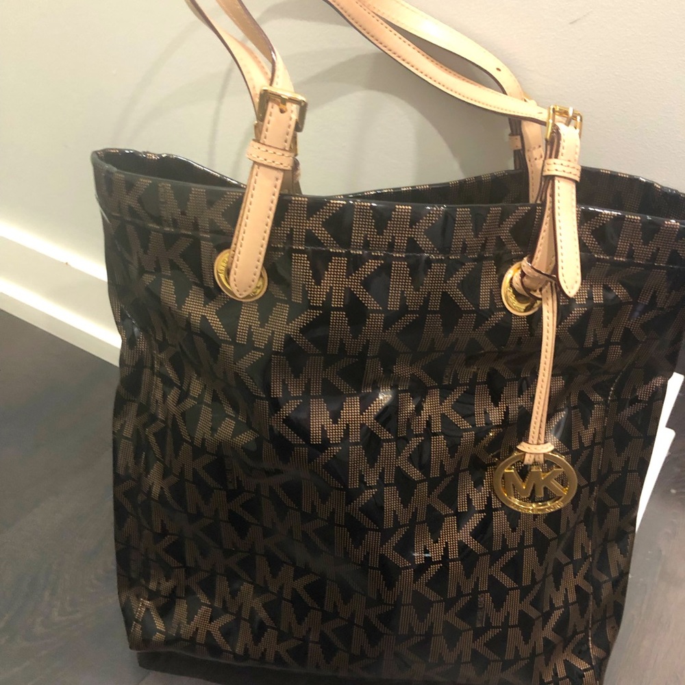Michael Kors Jet Set Shiny Tote